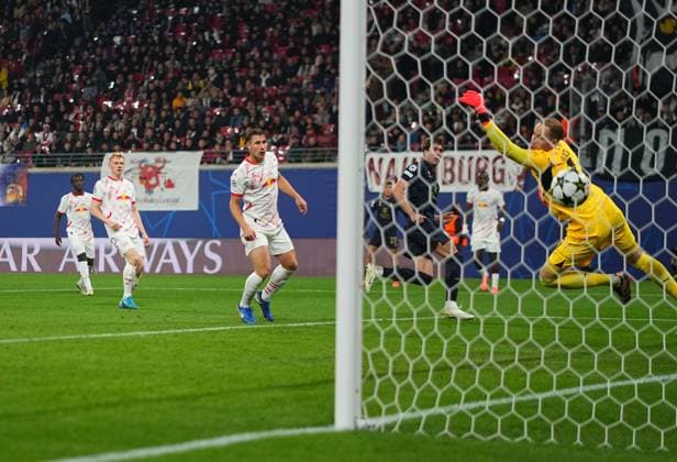 October 02 2024: DuAÂ¡an VlahoviÄ¡ of Juventus scores the teams first goal during a Champions League Group Phase day 2 game, RB Leipzig vs Juventus, at Red Bull Arena, Leipzig, Germany. CSM Leipzig Germany - ZUMAc04_ 20241002_zma_c04_023 Copyright: xUlrikxPedersenx