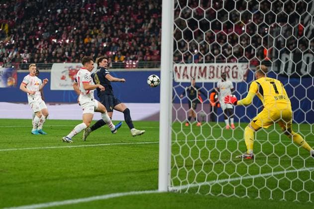 October 02 2024: DuAÂ¡an VlahoviÄ¡ of Juventus scores the teams first goal during a Champions League Group Phase day 2 game, RB Leipzig vs Juventus, at Red Bull Arena, Leipzig, Germany. CSM Leipzig Germany - ZUMAc04_ 20241002_zma_c04_024 Copyright: xUlrikxPedersenx
