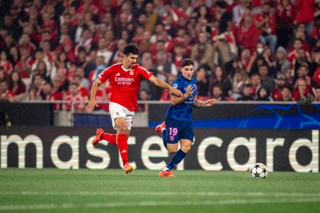 Tomas Araujo of Benfica and Julian Alvarez of Atletico in action during the UEFA Champions League 2024 25 football match between SL Benfica and Atletico Madrid at Estadio da Luz in Lisbon, Portugal (Pedro Loureiro SPP) Copyright: xPedroxLoureiro SPPx spp-en-PeLo-pedroloureiro021024-04583