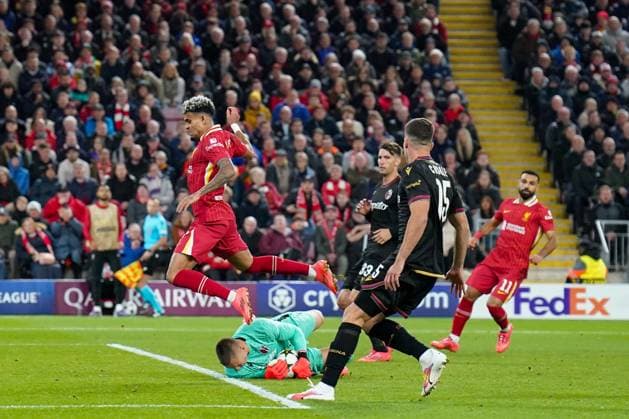 Liverpool FC v Bologna FC Bologna goalkeeper Kukasz Skorupski (1) saves from Liverpool forward Luis Diaz (7) during the Liverpool FC v Bologna FC UEFA Champions League Round 1 match at Anfield, Liverpool, England, United Kingdom on 2 October 2024 Editorial use only. All images are copyright Every Second Media Limited. No images may be reproduced without prior permission. Copyright: xIMAGO EveryxSecondxMediax ESM-1152-0073