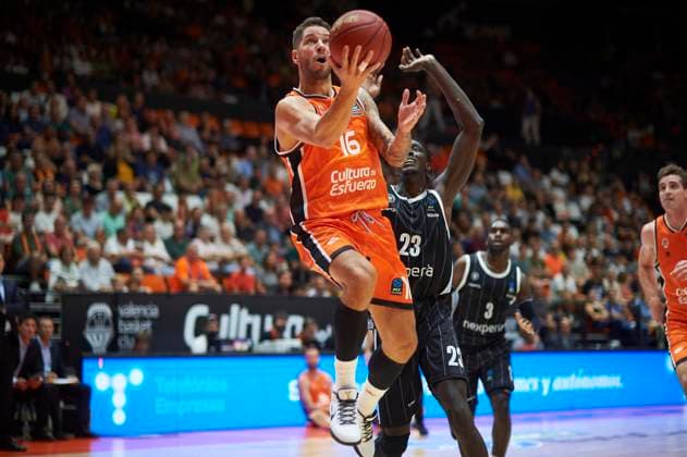 Sport Themen der Woche KW40 Sport Bilder des Tages BKT EuroCup Regular Season Round 2 on October 2, 2024 Stefan Jovic of Valencia basket during the BKT EuroCup Regular Season Round 2 on October 2, 2024 at Pabellon Fuente de San Luis (Valencia ). Valencia Basket 105 : 78 Veolia Hamburg Towers Valencia Pabellon Fuente de San Luis Valencia Spain Copyright: xVicentexVidalxFernandezx