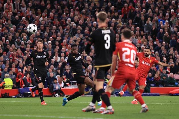 Liverpool gegen Bologna UEFA Champions League 2. Oktober 2024 UEFA Champions League Liverpool FC gegen Bologna FC Mohamed Salah von Liverpool erzielt das zweite Tor Foto Simon Stacpoole Abseits Liverpool UK  Copyright: xSimonxStacpoolexOffside