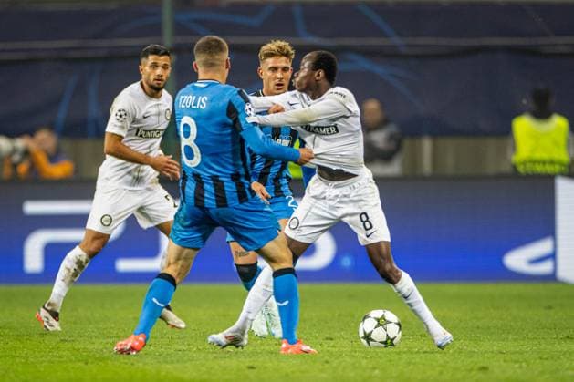 SOCCER - UEFA CL, Sturm vs Brugge KLAGENFURT,AUSTRIA,02.OCT.24 - SOCCER - UEFA Champions League, SK Sturm Graz vs Club Brugge. Image shows Christos Tzolis (Bruegge) and Malick Yalcouye (Sturm).  GEPAxpictures xMatthiasxTrinkl