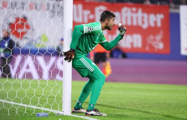 RB Leipzig Juventus Turin Champions League Leipzig, 02 10 2024, Red Bull Arena, Football, UEFA Champions League, Matchday 2 , RB Leipzig vs Juventus Turin , In the picture goalkeeper Mattia Perin 1, JUVE , For editorial use only , UEFA regulations prohibit any use of photographs as image sequences and or quasi video ,