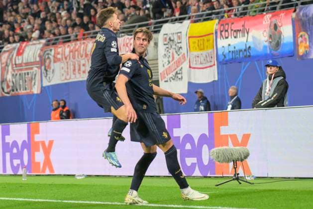 GER, Saxony, Leipzig, RB Leipzig vs Juventus Turin, Champions League, CHL, UCL, Matchday, Season 2024 2025, RB Arena, f l in picture Dusan Vlahovic Juventus Turin, 09 , shoots goal, equalizer goal to 2 2, goal, hit, jubilation, goal celebration, joy, enthusiasm, celebrates, with Francisco Conceicao Juventus Turin, 07 , 02 10 2024, Copyright: HMBxMedia UwexKoch