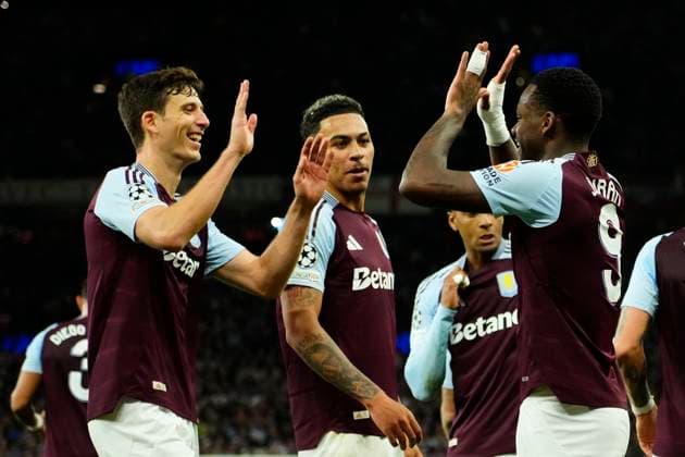Aston Villa FC v FC Bayern München - UEFA Champions League 2024 25 League Phase MD2 Jhon Duran centre-forward of Aston Villa and Colombia celebrates after scoring his sides first goal during the UEFA Champions League 2024 25 League Phase MD2 match between Aston Villa FC and FC Bayern München at Villa Park on October 2, 2024 in Birmingham, England. Birmingham England United Kingdom  Copyright: xJosexBretonx originalFilename:bretonhernandez-astonvil241002_npmKx.jpg