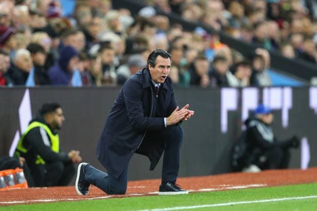 UEFA Champions League League Stage Aston Villa v Bayern Munich Unai Emery manager of Aston Villa applauds his players during the UEFA Champions League League Stage match Aston Villa vs Bayern Munich at Villa Park, Birmingham, United Kingdom, 2nd October 2024 (Photo by Gareth Evans News Images) Birmingham Villa Park West Midlands United Kingdom Copyright: xGarethxEvans NewsxImagesx