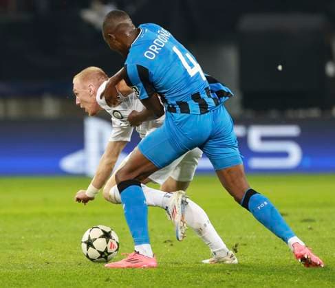 SOCCER - UEFA CL, Sturm vs Brugge KLAGENFURT,AUSTRIA,02.OCT.24 - SOCCER - UEFA Champions League, SK Sturm Graz vs Club Brugge. Image shows Mika Miles Biereth (Sturm) and Joel Ordonez (Club Brügge).  GEPAxpictures xWolfgangxGrebien