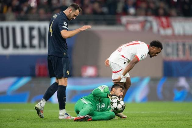 Mattia Perin and Federico Gatti during UEFA Champions league match, RB Leipzig - Juventus Turin , 01. october 2024 Copyright: xMICHALxFAJT,ZOSPORTU.SKx DSC_4223