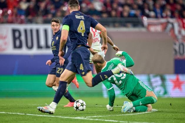 02 10 2024, Football, Men, Champions League, League phase, 2024 2025, Matchday 2, RB Leipzig Juventus Turin Handball by Michele Di Gregorio 29, Juventus Turin , outside the penalty area Leipzig Red Bull Arena Saxony Germany