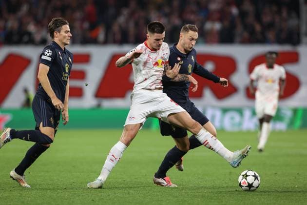 Benjamin Sesko RB Leipzig,30 vs Teun Koopmeiners Juventus Turin,8 Champions League league phase season 2024 2025 RB Leipzig vs Juventus Turin at the Red Bull Arena in Leipzig Action,Football,Germany,Man,Men,02 10 2024
