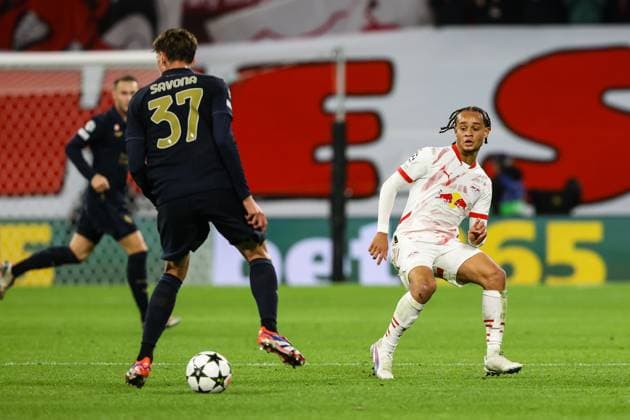 Xavi Simons RB Leipzig,10 vs Nicolo Savona Juventus Turin,37 Champions League league phase season 2024 2025 RB Leipzig vs Juventus Turin at the Red Bull Arena in Leipzig action,football,Germany,man,men,02 10 2024