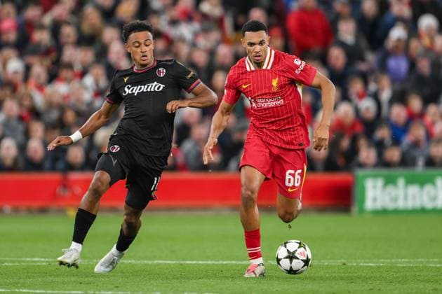 UEFA Champions League - League Stage Liverpool v Bologna Trent Alexander-Arnold of Liverpool battles for the ball with Dan Ndoye of Bologna during the UEFA Champions League - League Stage match Liverpool vs Bologna at Anfield, Liverpool, United Kingdom, 2nd October 2024 (Photo by Craig Thomas News Images) Liverpool Anfield Merseyside United Kingdom Copyright: xCraigxThomas NewsxImagesx