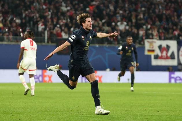 Goal celebration goal scorer Dusan Vlahovic Juventus Turin,9 scores to 2 2 Champions League league phase season 2024 2025 RB Leipzig vs Juventus Turin at the Red Bull Arena in Leipzig action,football,Germany,man,men,02 10 2024