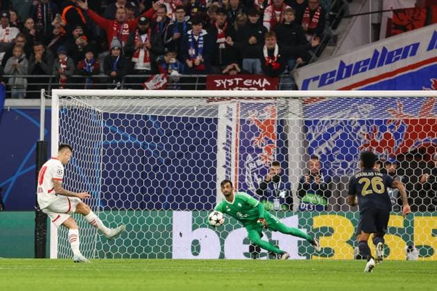 Goal celebration Goalscorer Benjamin Sesko RB Leipzig,30 scores from the penalty spot for 2 1 Champions League league phase season 2024 2025 RB Leipzig vs Juventus Turin at the Red Bull Arena in Leipzig Action,Football,Germany,Man,Men,02 10 2024