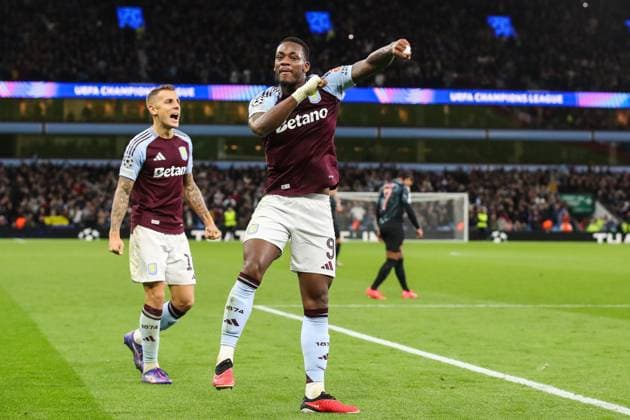 UEFA Champions League League Stage Aston Villa v Bayern Munich Jhon Duran of Aston Villa celebrates his teams win after the UEFA Champions League League Stage match Aston Villa vs Bayern Munich at Villa Park, Birmingham, United Kingdom, 2nd October 2024 (Photo by Gareth Evans News Images) Birmingham Villa Park West Midlands United Kingdom Copyright: xGarethxEvans NewsxImagesx