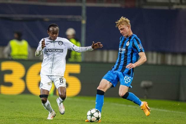 SOCCER - UEFA CL, Sturm vs Brugge KLAGENFURT,AUSTRIA,02.OCT.24 - SOCCER - UEFA Champions League, SK Sturm Graz vs Club Brugge. Image shows Malick Yalcouye (Sturm) and Joaquin Seys (Bruegge).  GEPAxpictures xMatthiasxTrinkl