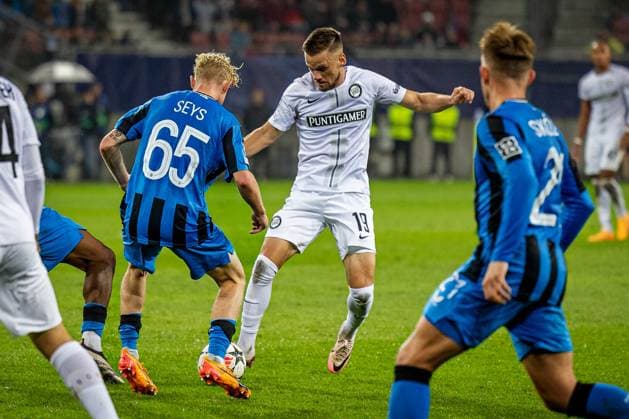 SOCCER - UEFA CL, Sturm vs Brugge KLAGENFURT,AUSTRIA,02.OCT.24 - SOCCER - UEFA Champions League, SK Sturm Graz vs Club Brugge. Image shows Joaquin Seys (Bruegge) and Tomi Horvat (Sturm).  GEPAxpictures xMatthiasxTrinkl