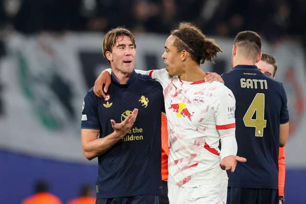 Dusan Vlahovic Juventus FC and Yussuf Poulsen RB Leipzig talk together, UEFA Champions League 2024 25 League Phase MD2, RB Leipzig v Juventus, Red Bull Arena on 02 October 2024 in Leipzig, Germany Photo by Marco Steinbrenner DeFodi Images Dusan Vlahovic Juventus FC and Yussuf Poulsen RB Leipzig talk together, UEFA Champions League 2024 25 League Phase MD2, RB Leipzig v Juventus, Red Bull Arena Leipzig , October 2, 2024 in Leipzig, Germany Photo by Marco Steinbrenner DeFodi Images Defodi 700 leipzig juve 20241002 083 Defodi-700