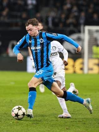 SOCCER - UEFA CL, Sturm vs Brugge KLAGENFURT,AUSTRIA,02.OCT.24 - SOCCER - UEFA Champions League, SK Sturm Graz vs Club Brugge. Image shows Malick Yalcouye (Sturm) and Maxim De Cuyper (Club Brügge).  GEPAxpictures xWolfgangxGrebien