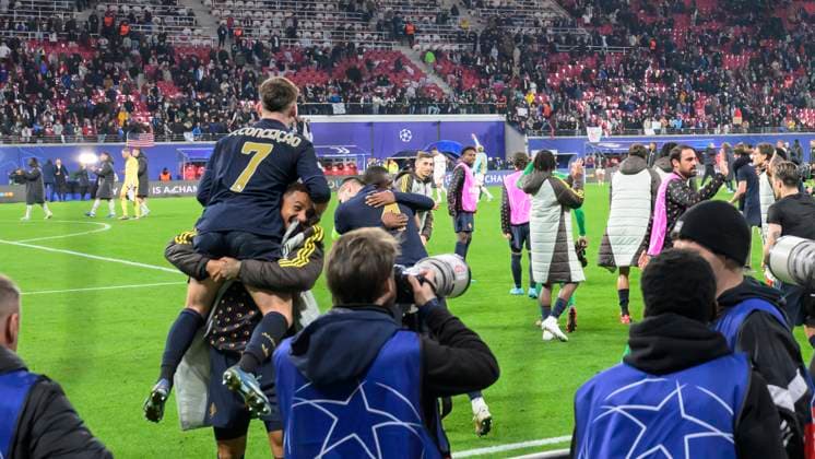 GER, Saxony, Leipzig, RB Leipzig vs Juventus Turin, Champions League, CHL, UCL, match day, match time 2024 2025, RB Arena, f l in picture cheering, joy, jubilant, Juve after their victory, match time 90 plus 9 minutes 2 3, 02 10 2024, Copyright: HMBxMedia UwexKoch