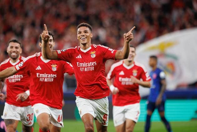 Alexander Bah seen celebrating after scoring goal during UEFA Champions League game between teams of SL Benfica and Atletico de Madrid (Maciej Rogowski) Lisboa Estadio Da Luz Portugal Copyright: xMaciejxRogowskix slbatleti2425-09