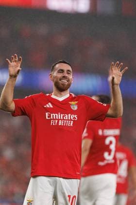 Orkun Kokcu seen celebrating after scoring goal during UEFA Champions League game between teams of SL Benfica and Atletico de Madrid (Maciej Rogowski) Lisboa Estadio Da Luz Portugal Copyright: xMaciejxRogowskix slbatleti2425-25