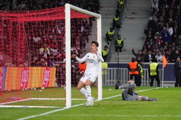 Arda Guler of Real Madrid reacts after Lucas Chevalier of Lille saves his close range header near to the end of the match Lille v Real Madrid, UEFA Champions League, Group Stage, Football, Pierre Mauroy Stadium, Lille, France, 02 Oct 2024 EDITORIAL USE ONLY No use with unauthorised audio, video, data, fixture lists, club league logos or live services. Online in-match use limited to 120 images, no video emulation. No use in betting, games or single club league player publications. Copyright: xDavexWinter Shutterstockx 14750773cs