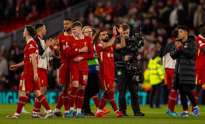 Football - UEFA Champions League - League Phase - Liverpool FC v Bologna FC 1909 LIVERPOOL, ENGLAND - Wednesday, October 2, 2024: Liverpool s Mohamed Salah applauds the supporters after the UEFA Champions League game between Liverpool FC and Bologna FC 1909 at Anfield. (Photo by David Rawcliffe Propaganda) LIVERPOOL Anfield MERSEYSIDE ENGLAND  Copyright: xDavidxRawcliffex P2024-10-02-Liverpool_Bologna-57