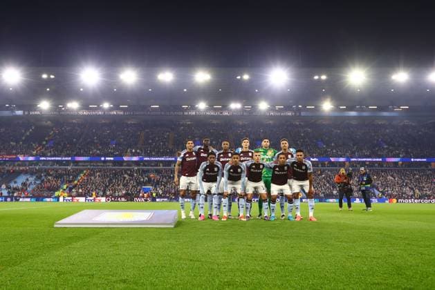 Aston Villa gegen Bayern München 2. Oktober 2024, Aston UEFA Champions League Fußball Aston Villa gegen Bayern München Aston Villa posiert für ein Gruppenfoto im Villa Park Foto Jacques Feeney Abseits Aston UK  Copyright: xJacquesxFeeneyx xOffsidexOffside