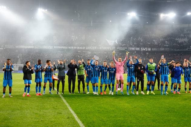 Sturm Graz v Club Brugge - UEFA Champions League KLAGENFURT, AUSTRIA - OCTOBER 02 : players of Brugge celebrate the win pictured during the UEFA Champions League phase matchday 2 match between Sturm Graz and Club Brugge at the Worthersee Stadion on October 2, 2024 in Klagenfurt, Austria, 02 10 2024 Klagenfurt Austria  Copyright: xJanxDexMeuleneirx