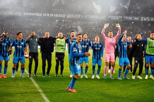 Sturm Graz v Club Brugge - UEFA Champions League KLAGENFURT, AUSTRIA - OCTOBER 02 : Tzolis Christos forward of Club Brugge and team mates celebrate the win pictured during the UEFA Champions League phase matchday 2 match between Sturm Graz and Club Brugge at the Worthersee Stadion on October 2, 2024 in Klagenfurt, Austria, 02 10 2024 Klagenfurt Austria  Copyright: xJanxDexMeuleneirx