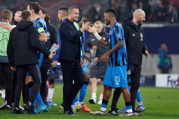 Sturm Graz v Club Brugge - UEFA Champions League KLAGENFURT, AUSTRIA - OCTOBER 02 : Hayen Nicky head coach of Club Brugge celebrates the win with Onyedika Raphael midfielder of Club Brugge pictured during the UEFA Champions League phase matchday 2 match between Sturm Graz and Club Brugge at the Worthersee Stadion on October 2, 2024 in Klagenfurt, Austria, 02 10 2024 Klagenfurt Austria  Copyright: xJanxDexMeuleneirx