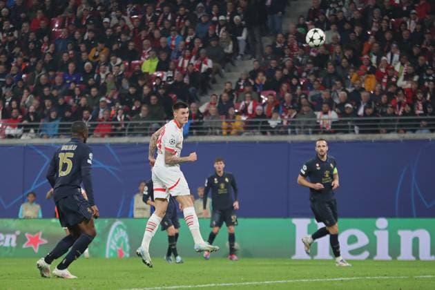 Champions League, Round of 16 RB Leipzig vs Juventus Turin, 02 10 24 Benjamin Sesko 30, RB Leipzig with a header Football, UEFA Champions League, Season 2024 2025 RB Leipzig vs Juventus Turin on 02 10 24 at Red Bull Arena, Leipzig Copyright: xBEAUTIFULxSPORTS JanxKaeferx