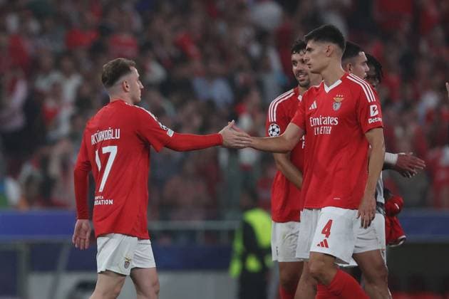 Portugal, Lisbon 2 October 2024 Uefa Champions League phase 2024 25 Matchday 2, S L Benfica Atletico de Madrid v l , Kerem Aktürkoglu S L Benfica , Antonio Silva S L Benfica high-five each other at the end of the match Copyright: JoaquimxFerreira