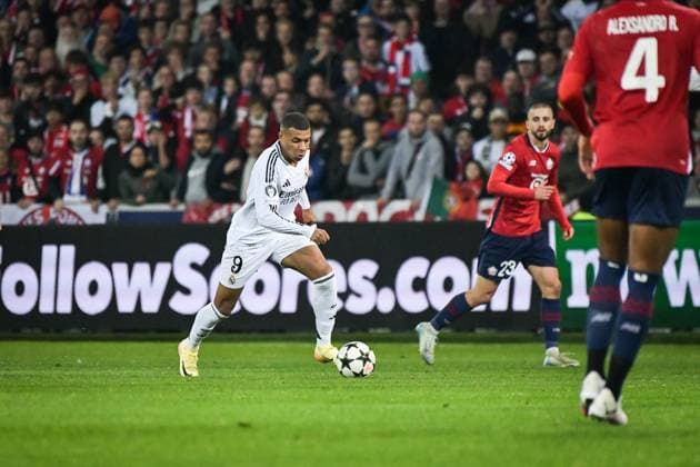 Champions League Lille vs Real Madrid FA Real Madrid’s forward Kylian Mbappe fights for the ball during the UEFA Champions League football match between LOSC Lille and Real Madrid CF at the Pierre Mauroy Stadium in Lille on October 2, 2024. Photo by Firas Abdullah ABACAPRESS.COM Paris Ile-de-France France  Copyright: xAbdullahxFiras ABACAx