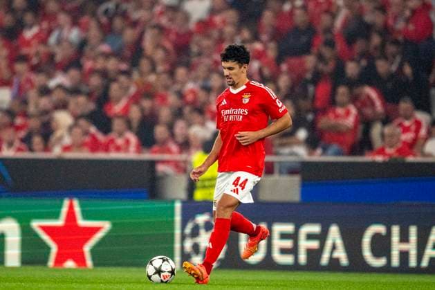 Tomas Araujo of Benfica during the UEFA Champions League 2024 25 football match between SL Benfica and Atletico Madrid at Estadio da Luz in Lisbon, Portugal (Pedro Loureiro SPP) Copyright: xPedroxLoureiro SPPx spp-en-PeLo-pedroloureirobenxmad580