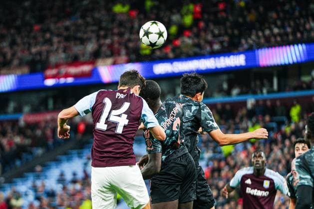Header duel aerial duel Pau Torres Aston Villa, 14 , Dayot Upamecano FC Bayern Muenchen, 02 , Min Jae Kim FC Bayern Muenchen, 03 ENG, Aston Villa vs FC Bayern Muenchen, Football, UEFA Champions League, Matchday 2, 2024 25, 02 10 2024 ENG, Aston Villa vs FC Bayern Muenchen, Football, UEFA Champions League, Matchday 2, 2024 25, 02 10 2024 Birmingham Copyright: xEibner-Pressefoto MarcelxvonxFehrnx EP_MFN