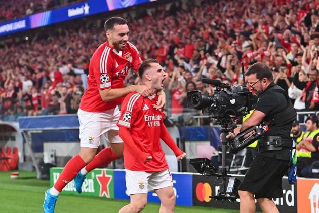 Portugal, Lisbon 2 October 2024 Uefa Champions League phase 2024 25 Matchday 2, S L Benfica Atletico de Madrid v l , Orkun Kokcu S L Benfica and Kerem Aktürkoglu S L Benfica Torjubel, Goal celebration, celebrate the goal Copyright: JoaquimxFerreira
