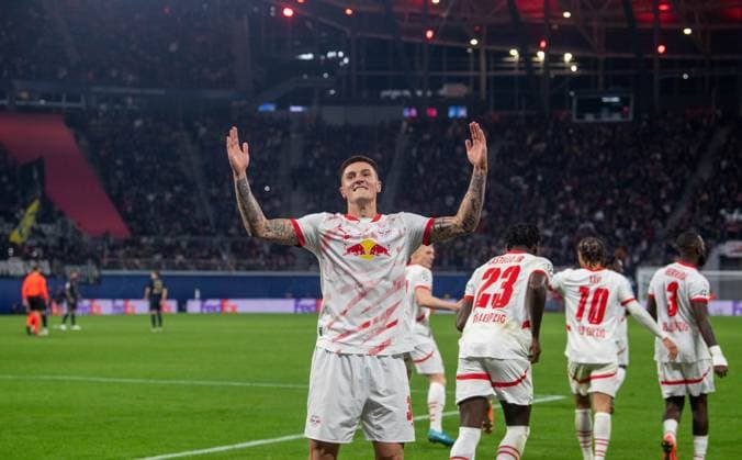 Football, Men, Season 2024 2025, Champions League League Phase, Matchday 2 , RB Leipzig Juventus Turin, Benjamin Sesko RB Leipzig , Cheering after goal to 2 1, 02 10 2024, Copyright: xSebastianxRäppold MatthiasxKochx