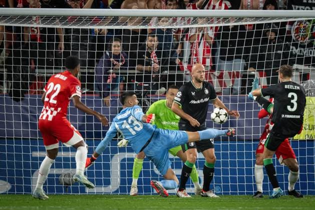 October 2, 2024, Girona, Milan, Italy: Goalkeeper Paulo Gazzaniga (Girona FC) shoots during a UEFA Champions League match between Girona FC and Feyenoord at Estadi Municipal de Montilivi in Girona, Girona, Spain, on October 02 2024. Felipe Mondino CALCIO - UEFA Champions League - Girona vs Feyenoord  - ZUMAs349 20241002_zsa_s349_164 Copyright: xFelipexMondino IpaxSportx xIpa-Ax