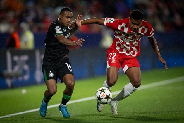 CALCIO - UEFA Champions League - Girona vs Feyenoord Igor Paixao (Feyenoord) and Jhon Solis (Girona FC) battle for the ball during a UEFA Champions League match between Girona FC and Feyenoord at Estadi MunicPhoto by IPA ABACAPRESS.COMl de Montilivi in Girona, Girona, Spain, on October 02 2024. Photo by Felipe Mondino Girona Spain  Copyright: xIPAxSport ABACAx