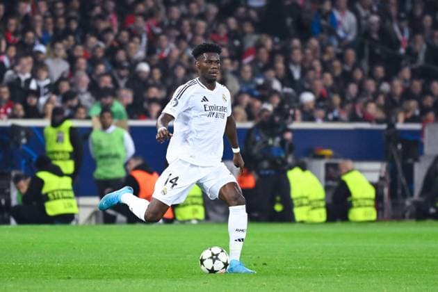 Aurelien Tchouameni ( 14 - Real Madrid ) during the UEFA Champions League match between Lille OSC and Real Madrid CF at Stade Pierre Mauroy on October 02, 2024 in Lille, France. ( Photo by federico pestellini panoramic ) - FOOTBALL : Lille vs Real Madrid - Ligue des Champions - 02 10 2024 FedericoPestellini Panoramic 