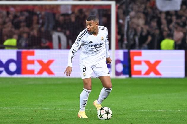 Kylian Mbappe ( 9 - Real Madrid ) during the UEFA Champions League match between Lille OSC and Real Madrid CF at Stade Pierre Mauroy on October 02, 2024 in Lille, France. ( Photo by federico pestellini panoramic ) - FOOTBALL : Lille vs Real Madrid - Ligue des Champions - 02 10 2024 FedericoPestellini Panoramic 