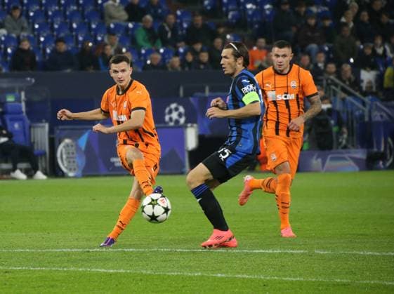 02 10 2024, xgrfx, Football UEFA Champions League, Shakhtar Donetsk Atalanta Bergamo emspor, v l Dmytro Kryskiv Shakhtar Donetsk DFL DFB REGULATIONS PROHIBIT ANY USE OF PHOTOGRAPHS as IMAGE SEQUENCES and or QUASI VIDEO Gelsenkirchen