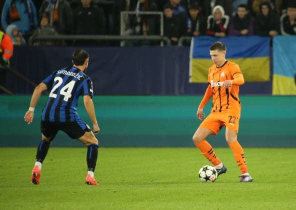 02 10 2024, xgrfx, Football UEFA Champions League, Shakhtar Donetsk Atalanta Bergamo emspor, v l Lazar Samardzic Atalanta Bergamo , Mykola Matviyenko Shakhtar Donetsk DFL DFB REGULATIONS PROHIBIT ANY USE OF PHOTOGRAPHS as IMAGE SEQUENCES and or QUASI VIDEO Gelsenkirchen