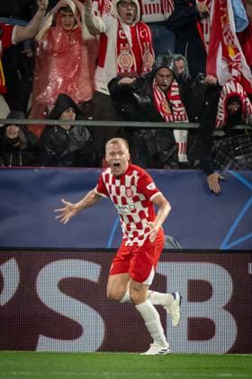 CALCIO - UEFA Champions League - Girona vs Feyenoord Donny Van de Beek (Girona FC) celebrates during a UEFA Champions League match between Girona FC and Feyenoord at Estadi MunicPhoto by IPA ABACAPRESS.COMl de Montilivi in Girona, Girona, Spain, on October 02 2024. Photo by Felipe Mondino Girona Spain  Copyright: xIPAxSport ABACAx