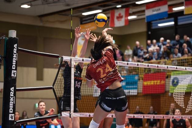 Aachen, Germany, October 02, 2024: Jade Cholet (24 SC Potsdam) smashes the ball during the 1. Bundesliga Frauen game between Ladies in Black Aachen and SC Potsdam at the Hexenkessel in Aachen, Germany (Martin Pitsch SPP) Copyright: xMartinxPitschx xSPPx spp-en-MaPiSp-20241002_DSC7946-Enhanced-NR_NIKON Z 6_20241002-LIBvSCP