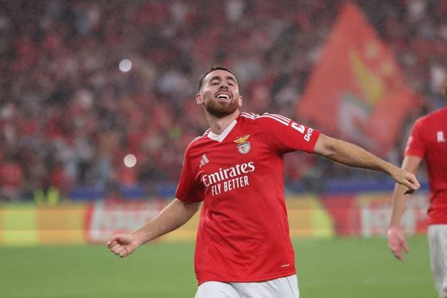 Portugal, Lisbon 2 October 2024 Uefa Champions League phase 2024 25 Matchday 2, S L Benfica Atletico de Madrid v l , Orkun Kokcu S L Benfica Torjubel, Goal celebration, celebrate the goal Copyright: JoaquimxFerreira