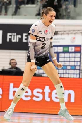 1 Volleyball Bundesliga Women Schwarz Weiss Erfurt vs Dresdner SC Erfurt 02 10 2024 Elizabeth Sandbothe 2 Schwarz Weiss Erfurt 1 Volleyball Bundesliga Women Schwarz Weiss Erfurt vs Dresdner SC Riethsporthalle Erfurt 02 10 2024 Copyright: xBEAUTIFULxSPORTS Duehringx